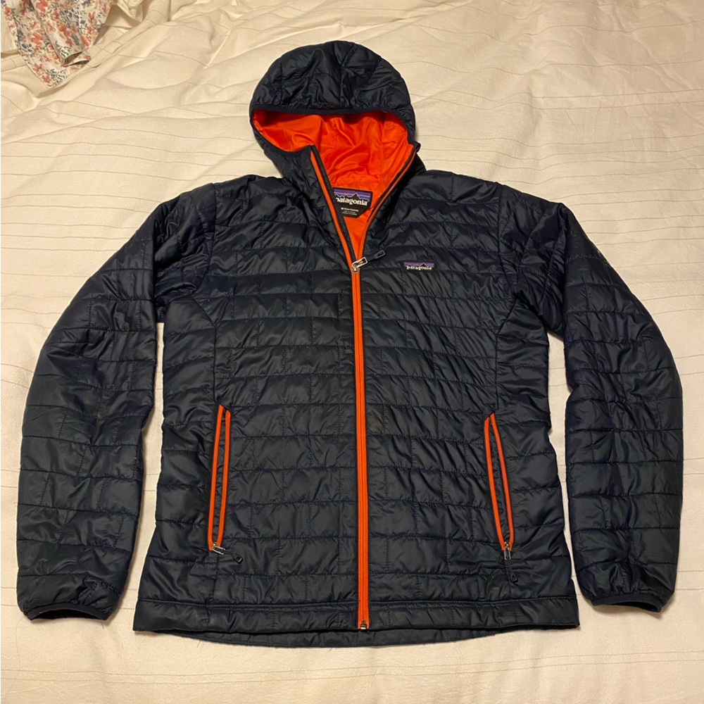 Patagonia Navy Nano Puff with hood - Men’s M